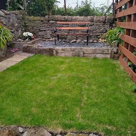 2 Bed Pet-free Cottage, Private Garden & Fell View Feriehus *