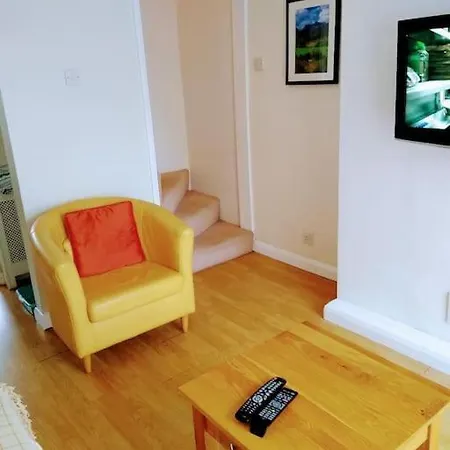 2 Bed Pet-free Cottage, Private Garden & Fell View