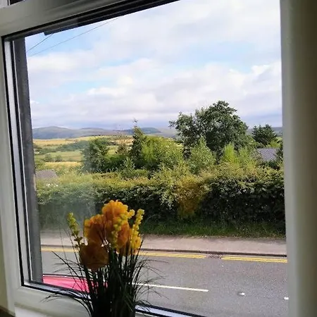 2 Bed Pet-free Cottage, Private Garden & Fell View Holiday home